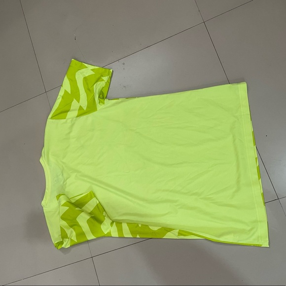 Puma jersey tee shirt. Size M. Used FIX RATE NO BARGAINS!!!! - Picture 3 of 6